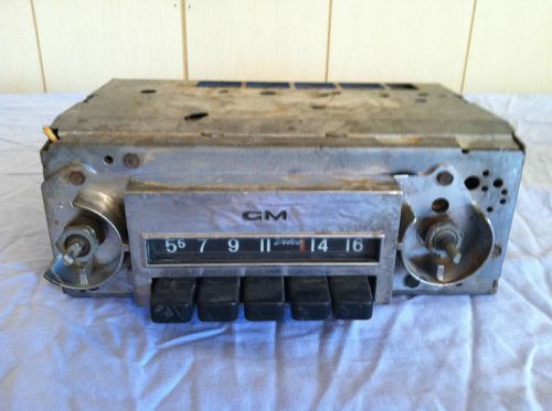 Gm delco radio m # 7298501  s # 01ptw-2119   delco radio division usa oem