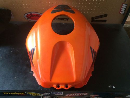 05-06 honda cbr600rr gas tank cover (orange)