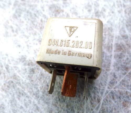 Porsche 924 944 s relay windshield wiper relay 94461520200-