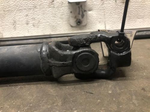 International transtar (8600) steering shaft - used