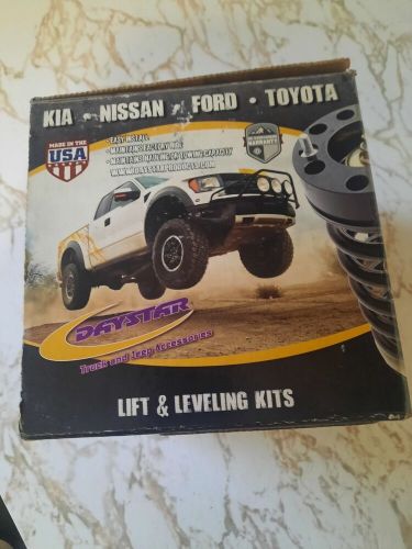 Daystar leveling kit ( 04-14 titan 2 &amp;4wd ) 2&#034; front leveling kit