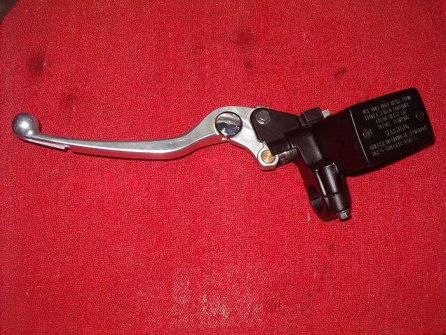 99-07 hayabusa clutch lever and fluid reservoir.