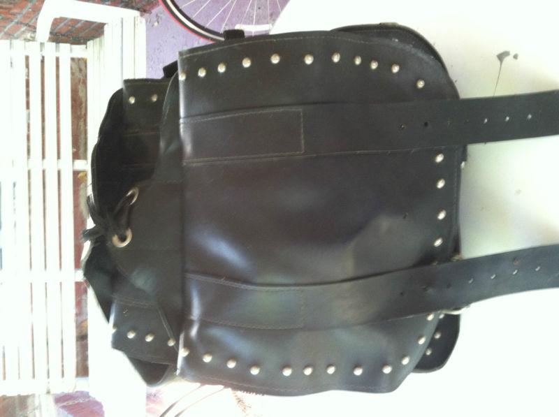 Willie and max studded saddlebag