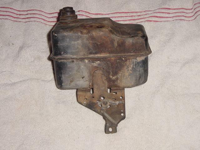 Used 5 hp briggs & stratton side shaft gas tank