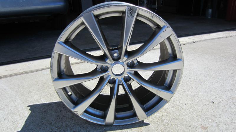 Infiniti g37 19 inch wheel