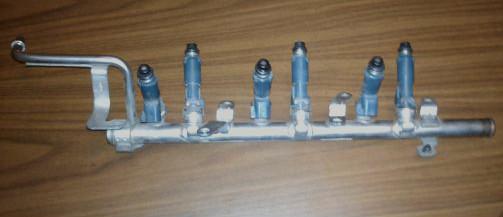 Used oem mazda 6, mpv 3.0 v6 fuel rail with injectors 