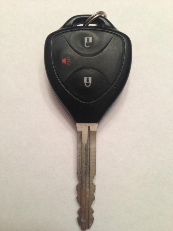 Like new oem remote key for toyota vehicles fcc id: hyq12bby