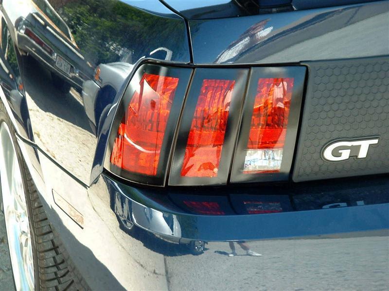 99-04 ford mustang taillight outlines - decals