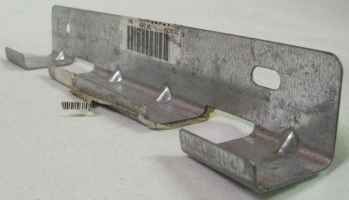 Gm chevrolet bracket bumper rh original part 15128530