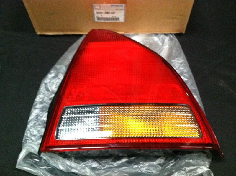 1992-1996 92 93 94 95 96 honda prelude right side tail light **oem new in box**