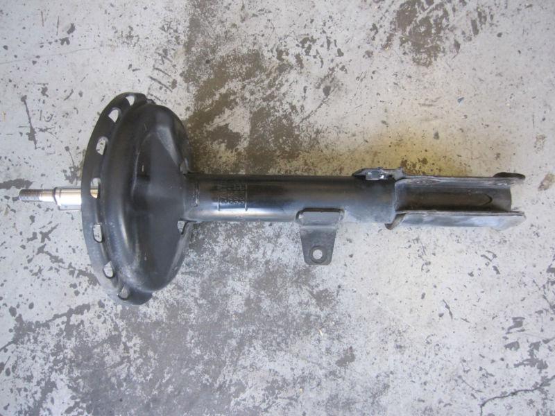 05-06 lexus r330 kyb rear right side suspension strut assembly 235906