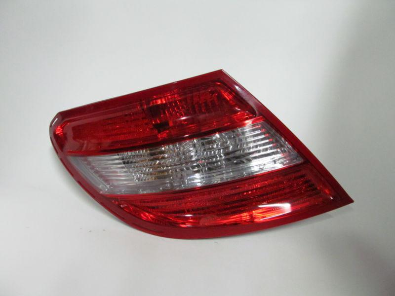 08 09 2010 2011 mercedes c class c300 c350 oem left tail light nice!