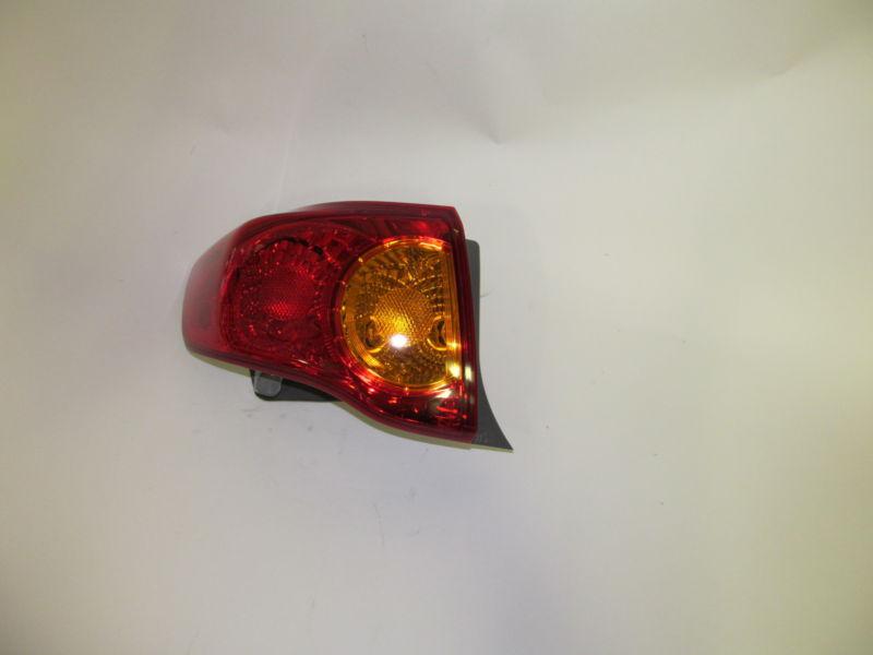 09 2010 toyota corolla oem left tail light nice!