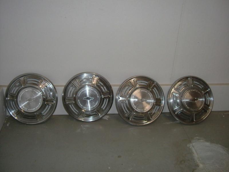 Viintage set 4 14" chevrolet motor division for camaro-nova-impala  hub caps 