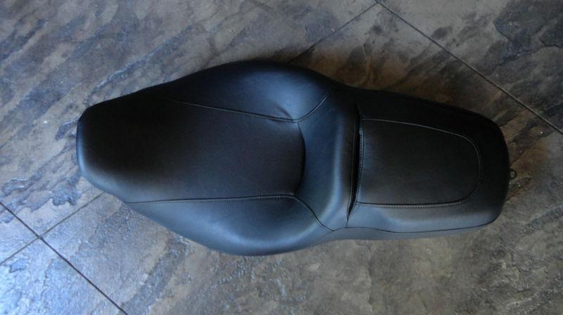 Harley davidson seat off a new 2013 road glide