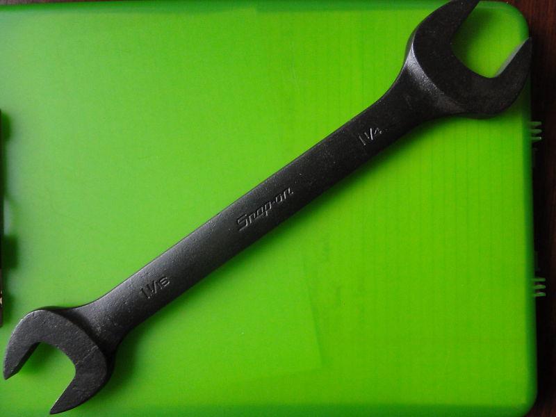 Snap on wrench open end 1 1/16, 1 1/4  gv03440b