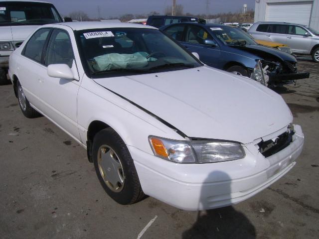 97 98 99 toyota camry r. headlight 467605