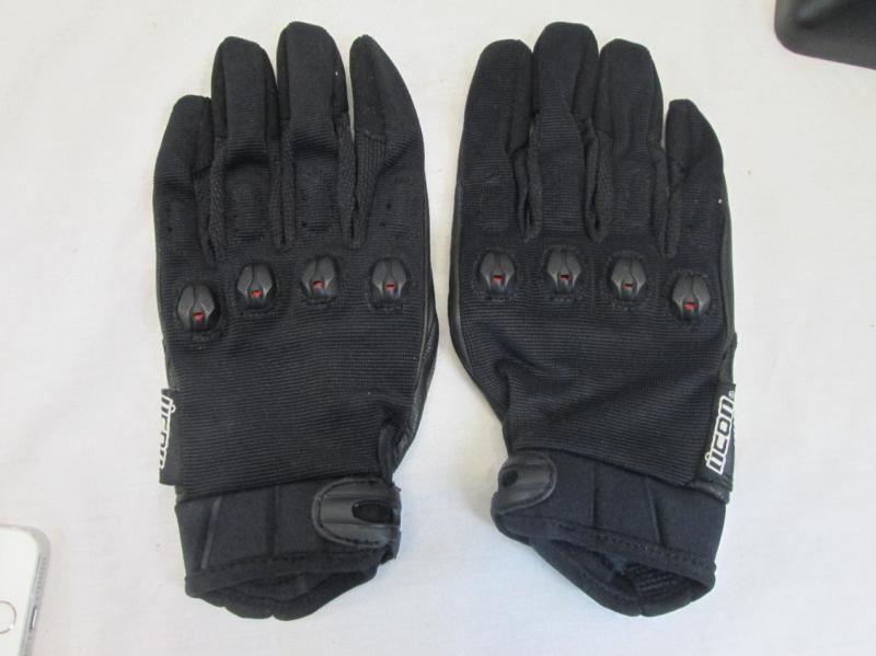 Icon sub stealth gloves small