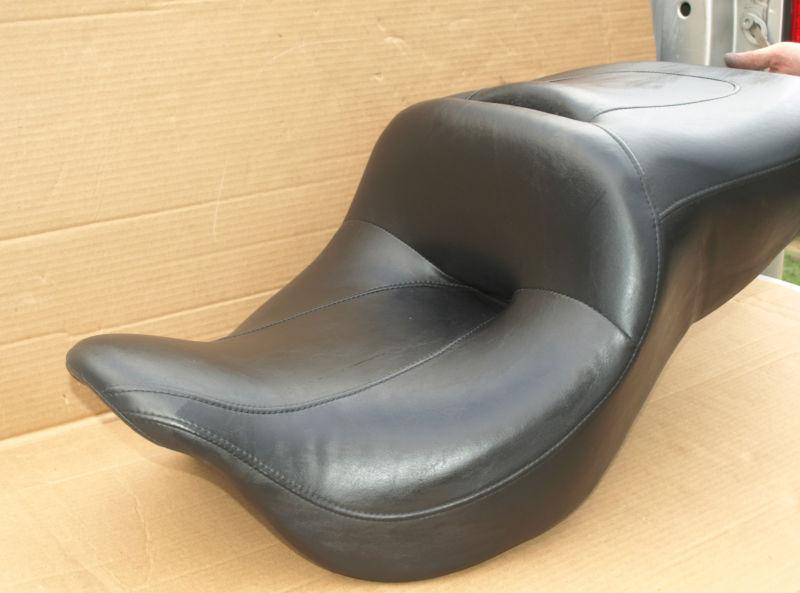 Nice oem harley flt road king seat with back rest attachment