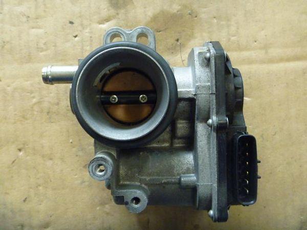 Toyota ractis 2005 throttle body [8120300]