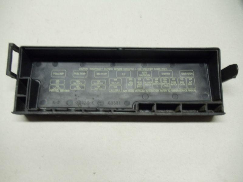 1991 - 1995 jeep wrangler cherokee  4 or 6 cylinder fuse block cover oem