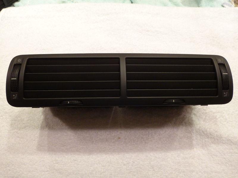 2004 volkswagen passat black center middle dash a/c heater vent