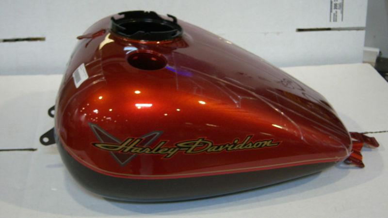 Painted fuel tank, two tone, flhr, 62168-13dpw