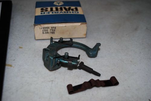 Nos mopar 1960-61 plymouth valiant dodge lancer t/sig switch arm  2084863