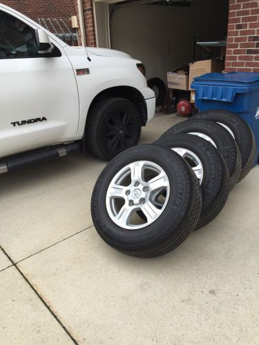 18&#034; wheel and tire ( toyota tundra)