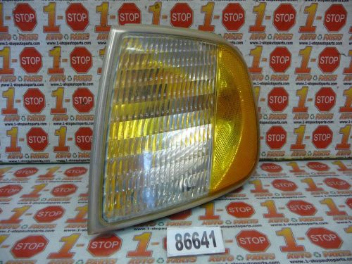 97 98 99 00 01 02 03 ford f150 driver/left turn signal corner light oem