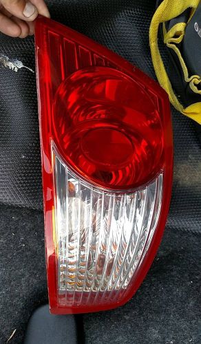 2005 kia amanti passenger side tail light