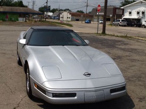 Very nice 1996 silver corvette beautiful car