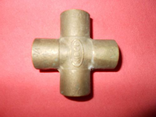 3/4&#034; brass cross pipe fitting     (plumbers, pipe fittings, brass fittings)