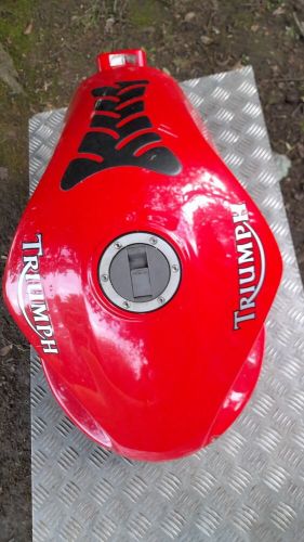 Triumph sprint st 1050 2008 fuel tank petrol tank in red