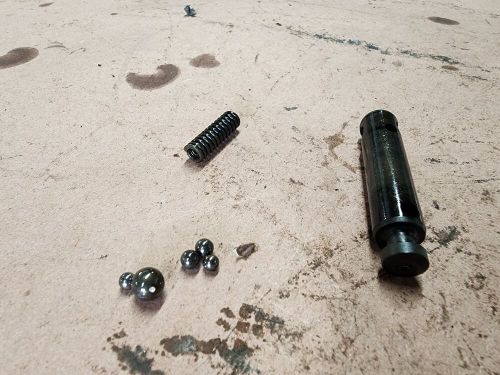 Yamaha slide, shaft, spring, balls, 6e5-45634-01-00, 130 v4 two stroke, 112ep-51