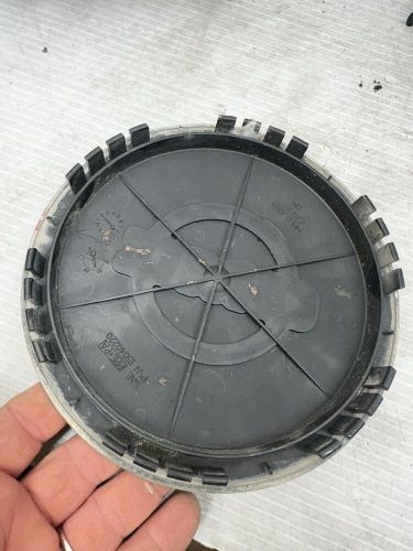 1999-2005 gmc yukon-sierra 1500 16&#034; factory wheel center cap 15040220