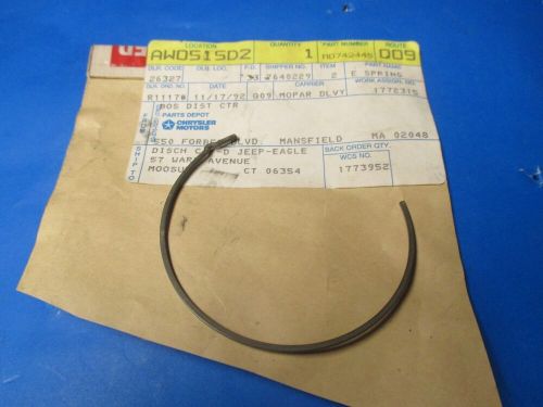 Snap-ring,new,for 5-spd.trans.synchronizer key 97-98 talon md742445