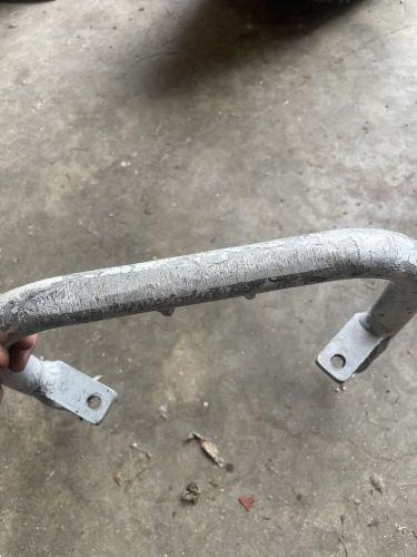 1987 honda trx250x fourtrax rear grab bar has curb rash