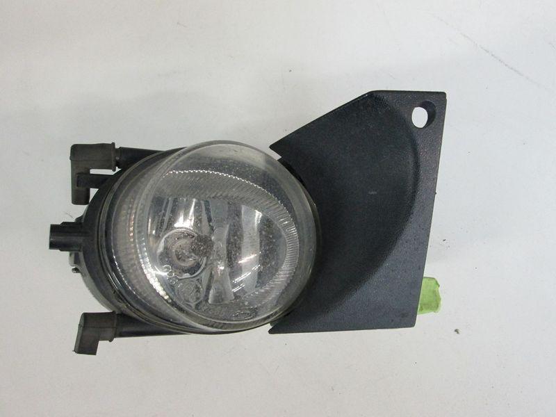 01 02 03 bmw 525i 530i 540i 5 series right passenger fog light fog lamp used oem