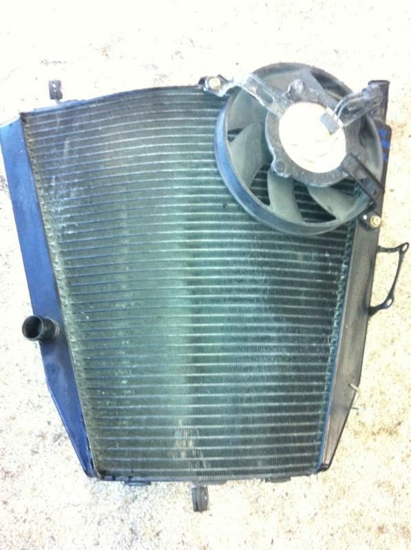 04 05 cbr 1000 rr cbr1000rr radiator & fan engine cooler very nice