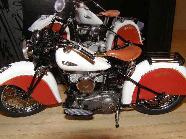 1940 indian sport scout red & white 1:12