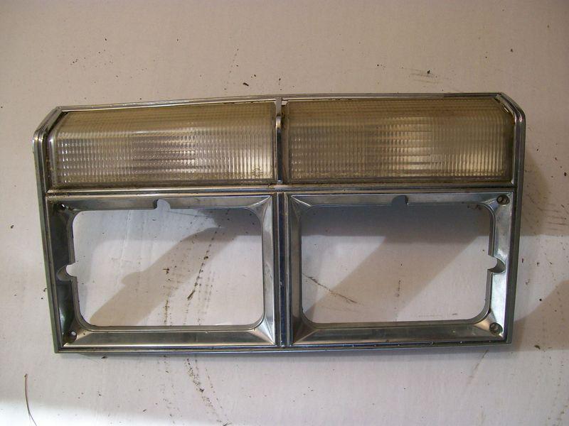 1980-1981 chrysler lebaron le baron left headlight door cover drivers