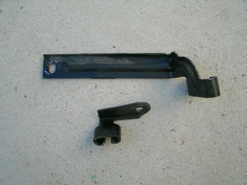 1998 ford mustang v6 5 speed trans cooling line core support bracket plate 