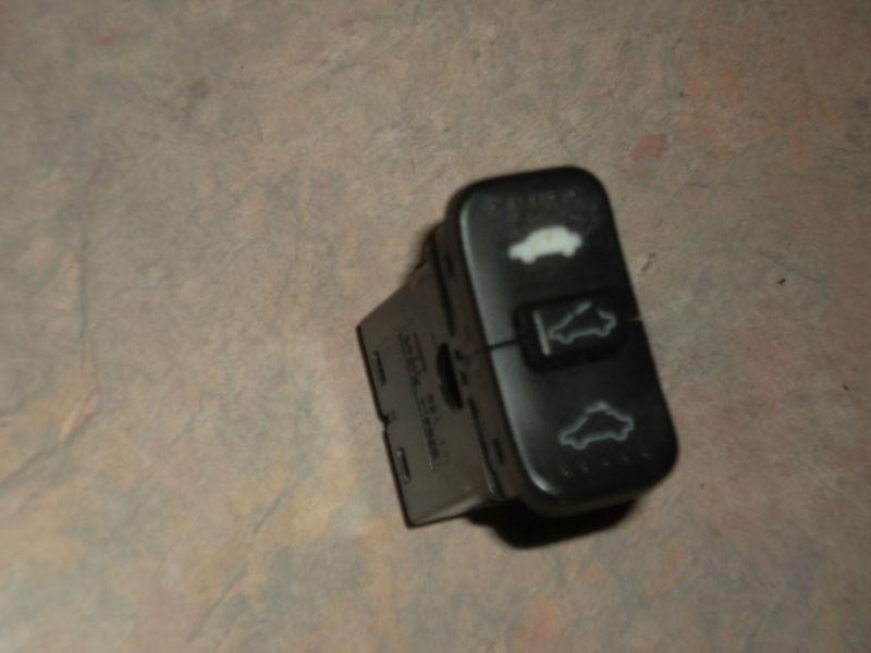 2001 - 2005 honda civic 4dr >>dash mounted sunroof control switch