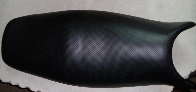 2008 yamaha fz6 seat. great condition fits 05-09 fz 6 fzs6 fazer