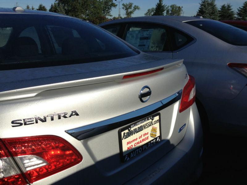 Painted 2013-14 sentra jsp®368062 factory style flush spoiler w/led (fit:nissan)