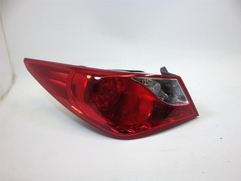 Hyundai sonata 11 12 13  left driver outer quarter tail light used oem free ship