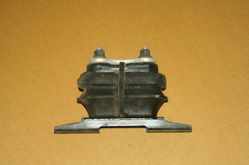 Ford explorer 1995-2001 engine mount( transmission side)