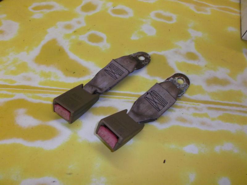 93-02 camaro firebird tan rear seatbelt buckles  recievers pair