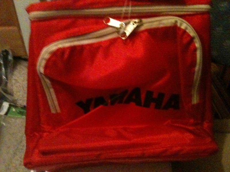 New yamaha hot or cold bag with washable lining 10 x 6 x 10 with shoulder strap